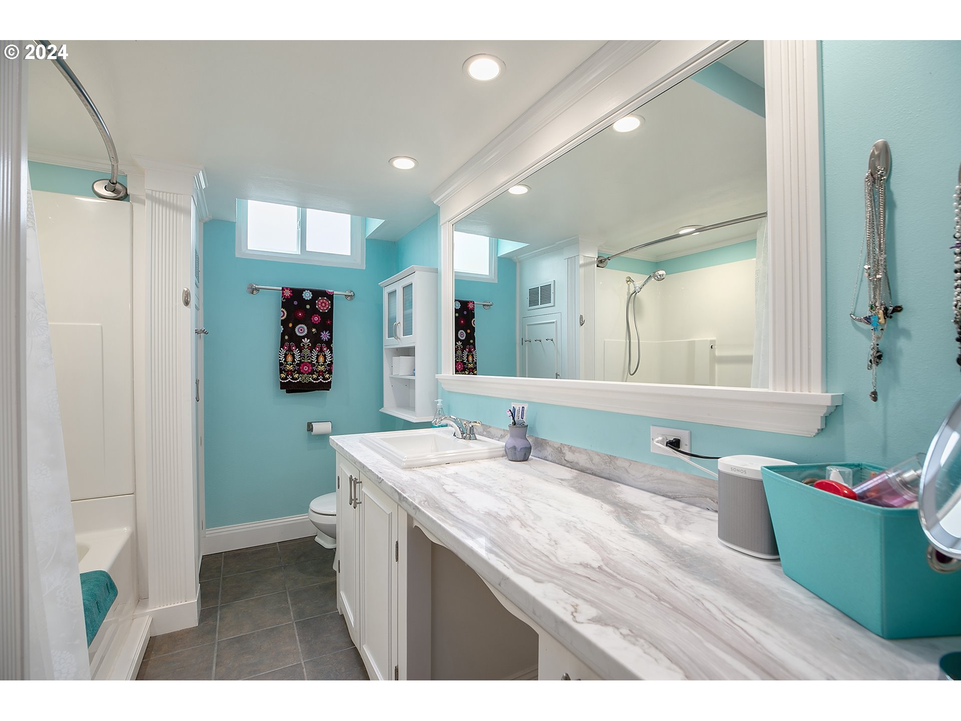 7645 Southwest Copel Street Portland, OR 97225 - Photo 28 of 39 Bathroom