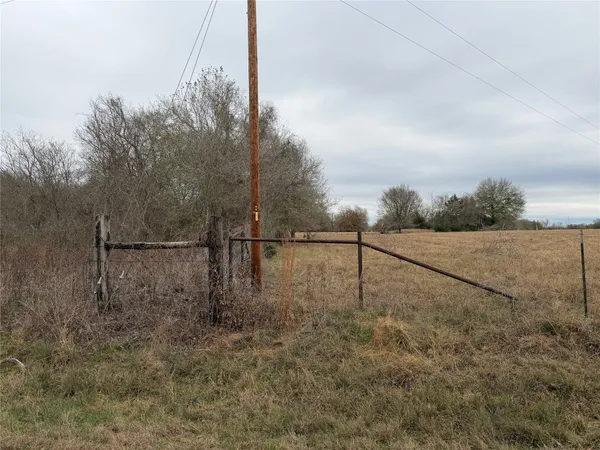 $449,000 | 8590 Hammond Road, Calvert, TX 77837