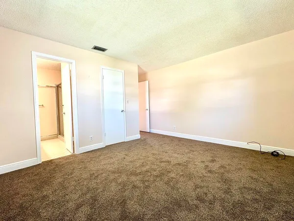$2,300 | 2003 Southwest 18th Street, Boynton Beach, FL 33426