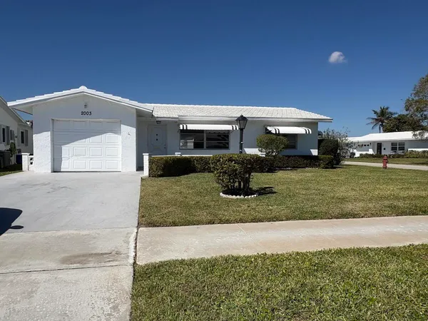 $2,300 | 2003 Southwest 18th Street, Boynton Beach, FL 33426