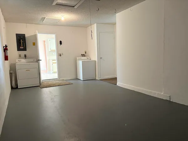 $2,300 | 2003 Southwest 18th Street, Boynton Beach, FL 33426