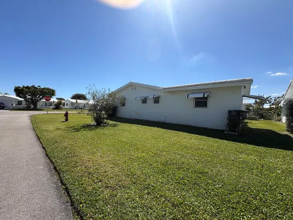 $2,300 | 2003 Southwest 18th Street, Boynton Beach, FL 33426