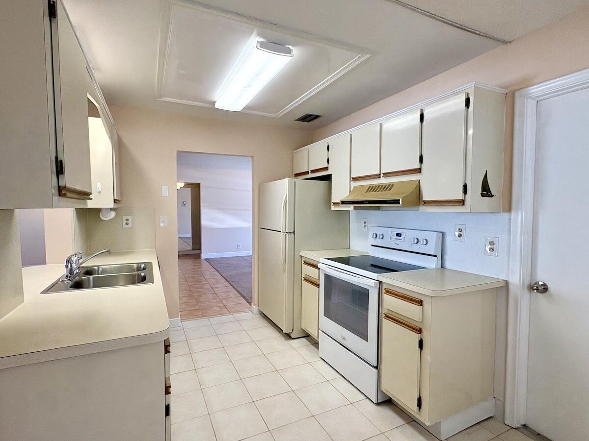 2003 Southwest 18th Street Boynton Beach, FL 33426 - Photo 10 of 27 IMG_5381