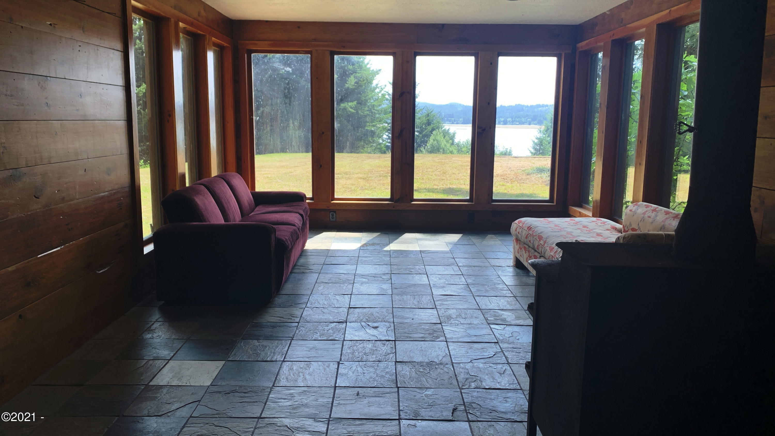 3204 North Bayview Road Waldport, OR 97394 - Photo 14 of 69 Sun room