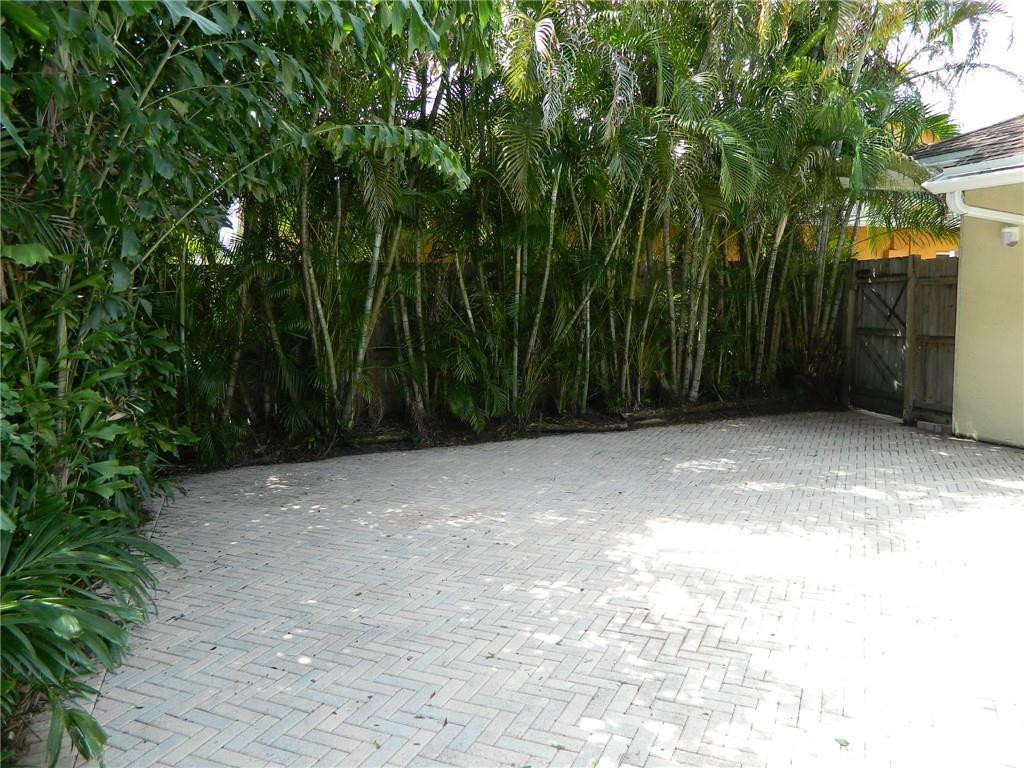 9734 Carousel Circle South Boca Raton, FL 33434 - Photo 34 of 36 Photo 34