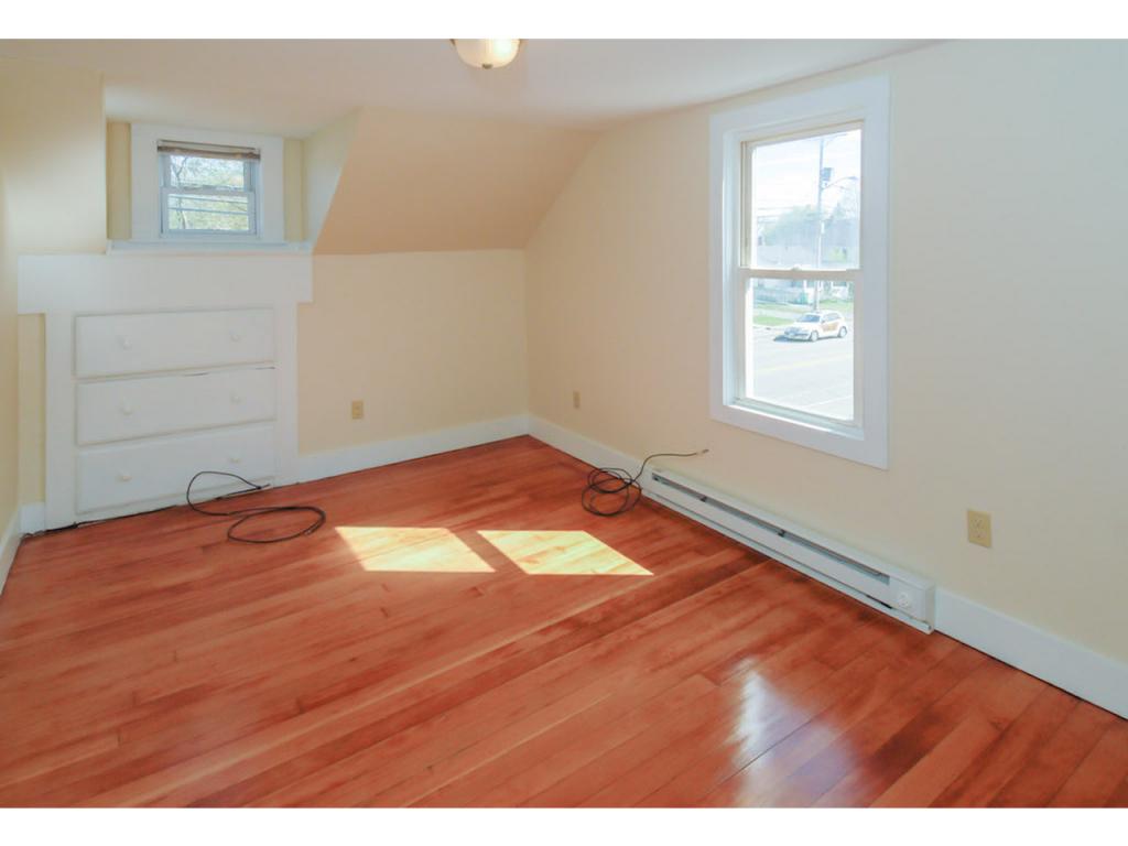 51 Washington Street Rochester, NH 03867 - Photo 11 of 16
