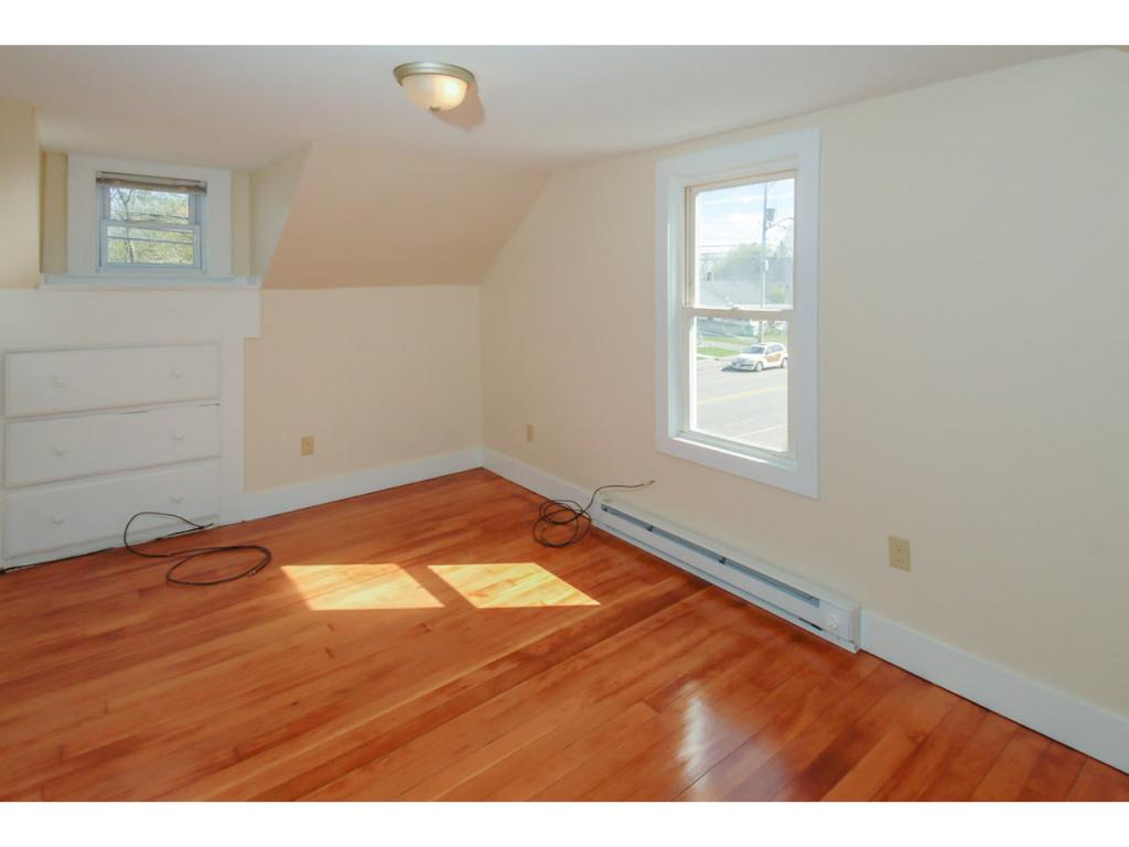 51 Washington Street Rochester, NH 03867 - Photo 10 of 16