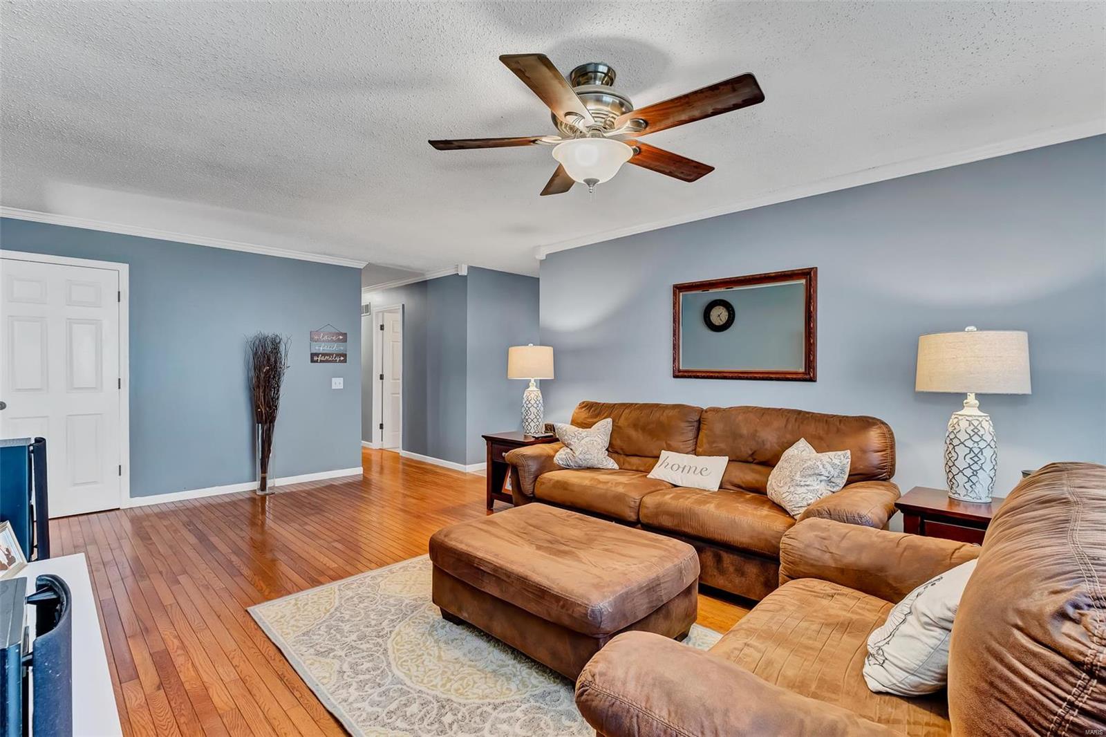 1035 Timberfield Drive Ballwin, MO 63021 - Photo 4 of 31 Gallery Image 4