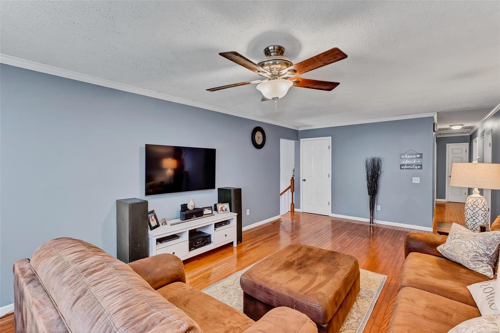 1035 Timberfield Drive Ballwin, MO 63021 - Photo 5 of 31 Gallery Image 5