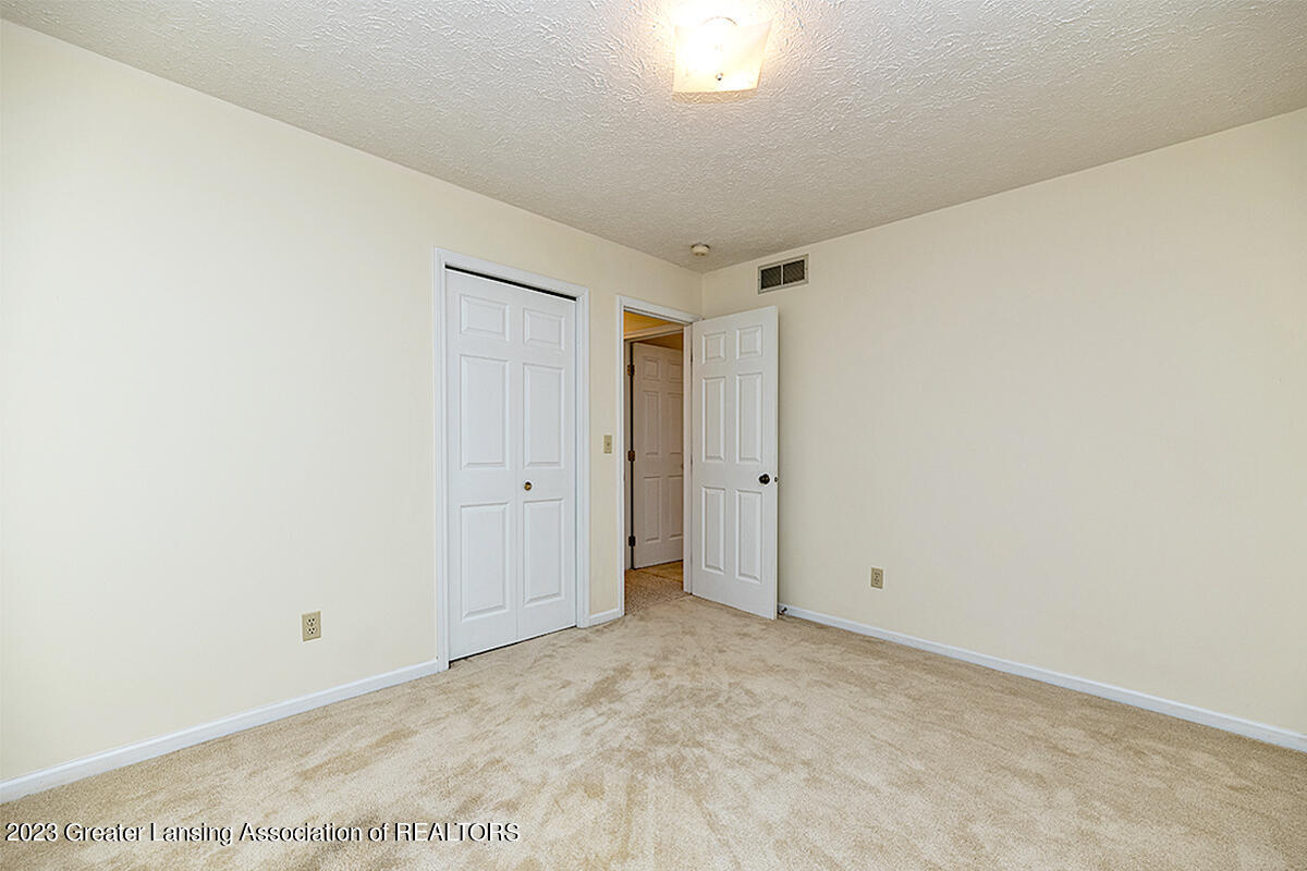 1191 East State Road Lansing, MI 48906 - Photo 21 of 27 _DSC8252