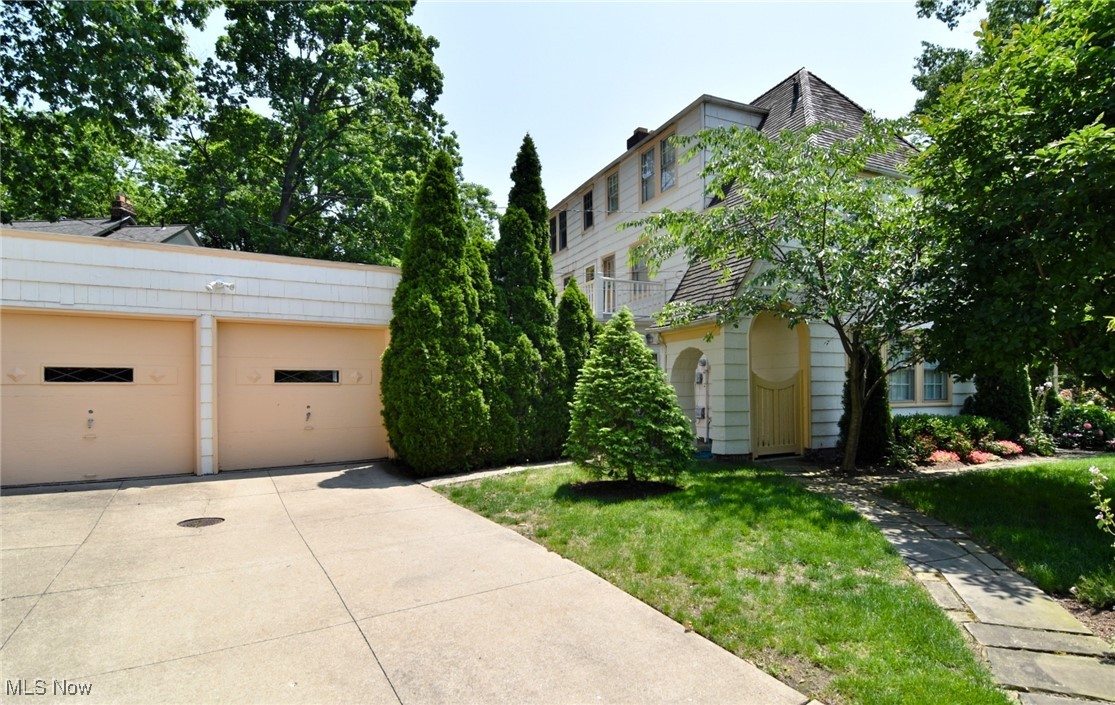 3361 Lansmere Road Shaker Heights, OH 44122 - Photo 36 of 36 Yard