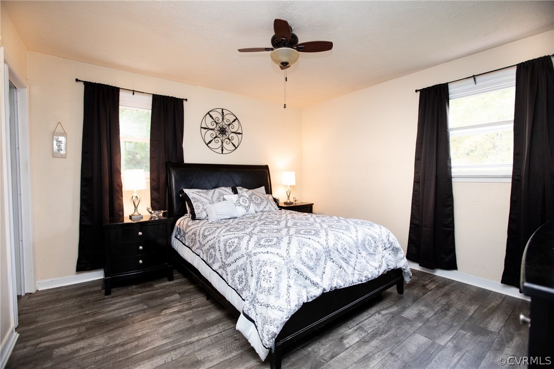 20 Mahan Road Farmville, VA 23901 - Photo 15 of 44 a bedroom with a large bed and a window