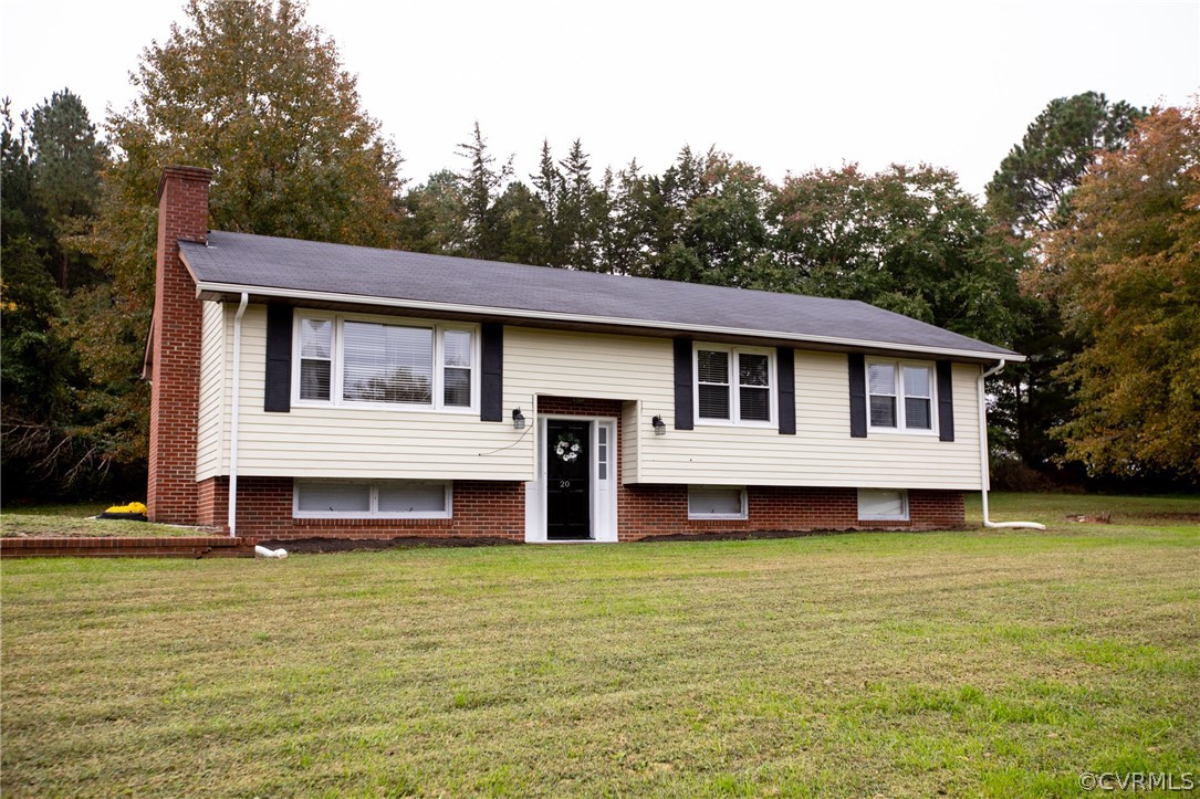 20 Mahan Road Farmville, VA 23901 - Photo 2 of 44 a house that has a large pool in front of it