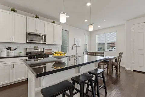 $615,000 | 1131 Julia Circle, Hollister, CA 95023