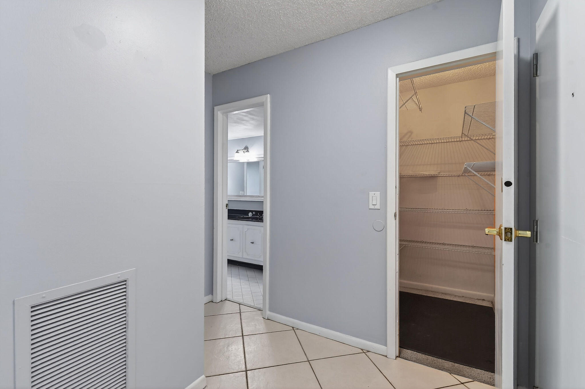 336 Golfview Road, Unit 408 North Palm Beach, FL 33408 - Photo 19 of 39