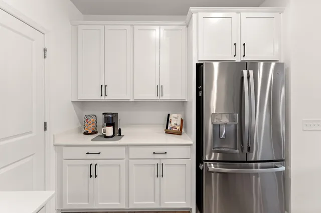 $400,000 | 14436 Twin Lakes Circle, Burnsville, MN 55306