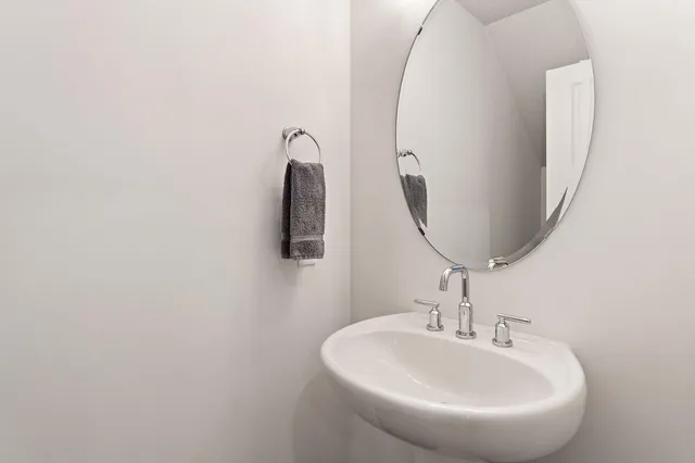 $400,000 | 14436 Twin Lakes Circle, Burnsville, MN 55306