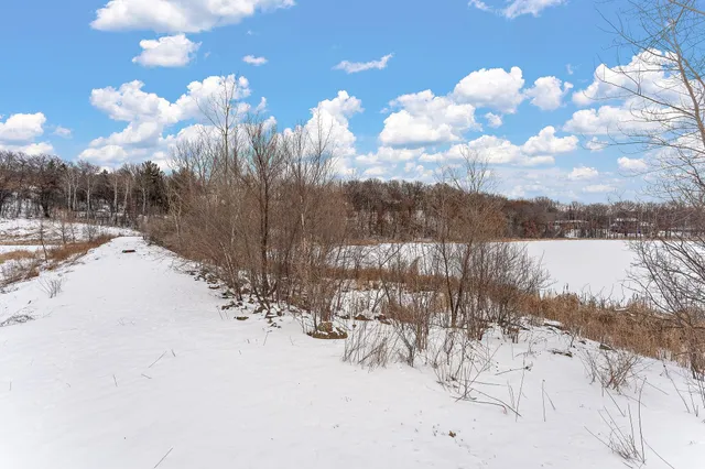 $400,000 | 14436 Twin Lakes Circle, Burnsville, MN 55306