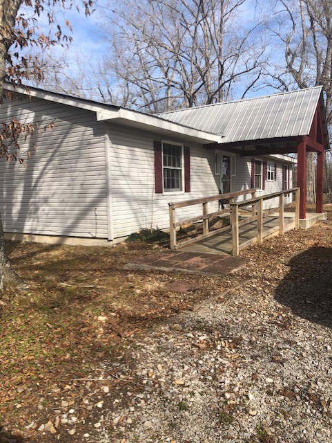 454 Waterloo Road Lawrenceburg, TN 38464 - Photo 2 of 20