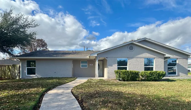 $335,000 | 706 Scenic Drive, Baytown, TX 77521
