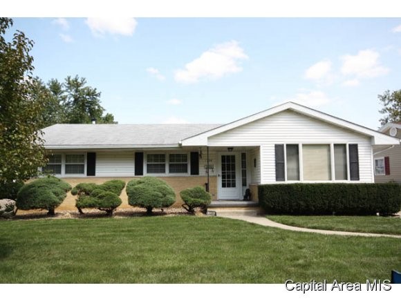 224 Dickinson Road Springfield, IL 62704 - Photo 1 of 11