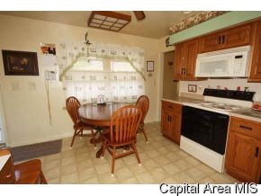 224 Dickinson Road Springfield, IL 62704 - Photo 5 of 11