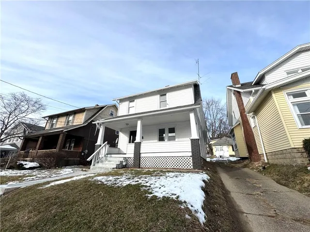 $1,500 | 219 East Hillcrest Avenue, New Castle, PA 16105