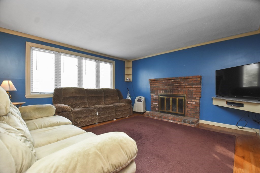 100 Warren Road Townsend, MA 01469 - Photo 3 of 19
