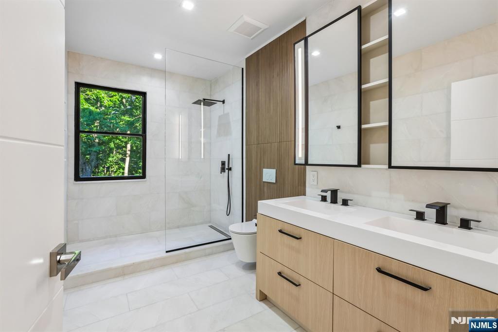 1050 Ramapo Valley Road Mahwah, NJ 07430 - Photo 20 of 50
