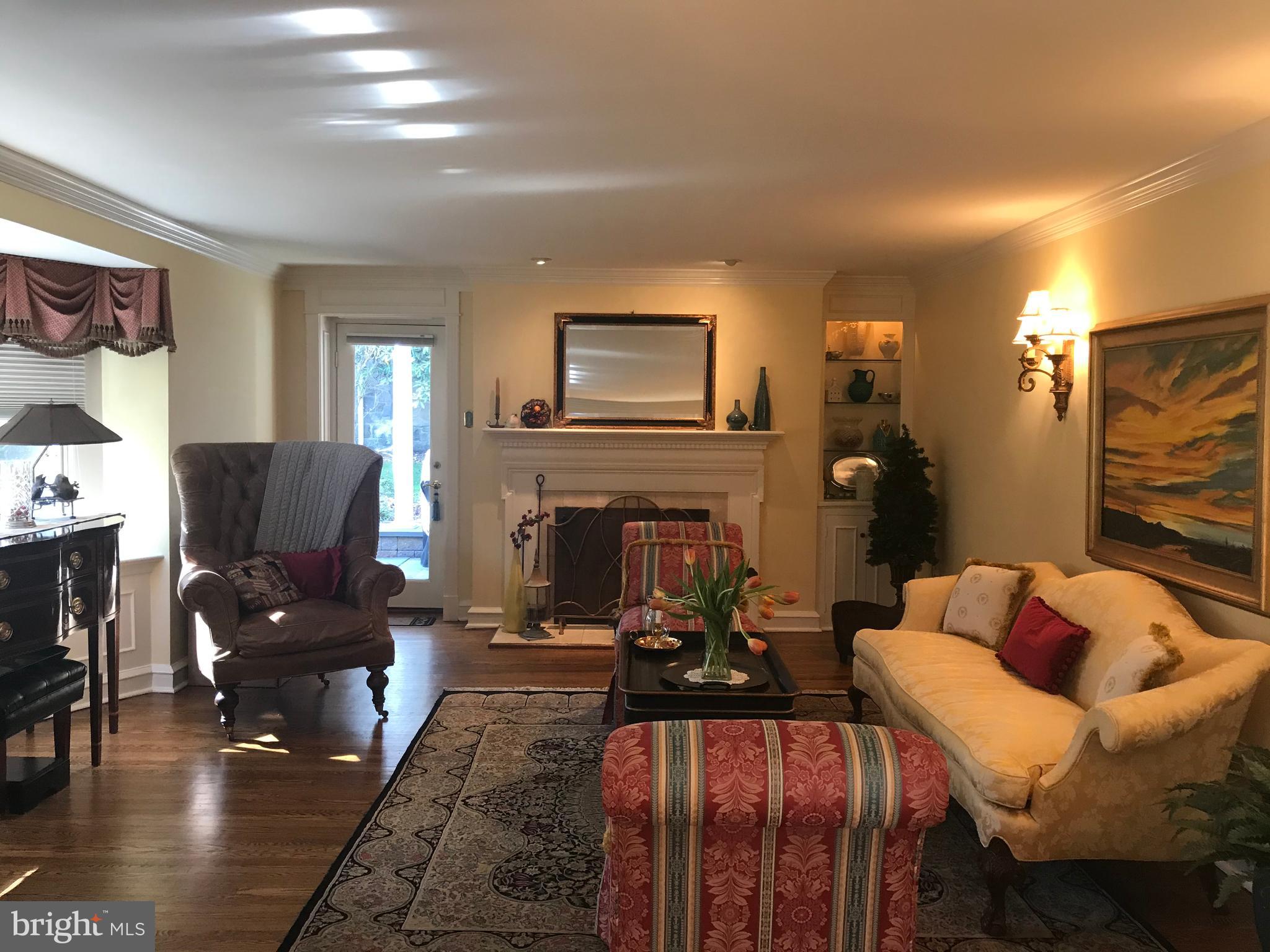 938 Meetinghouse Road Jenkintown, PA 19046 - Photo 18 of 51 Living Room