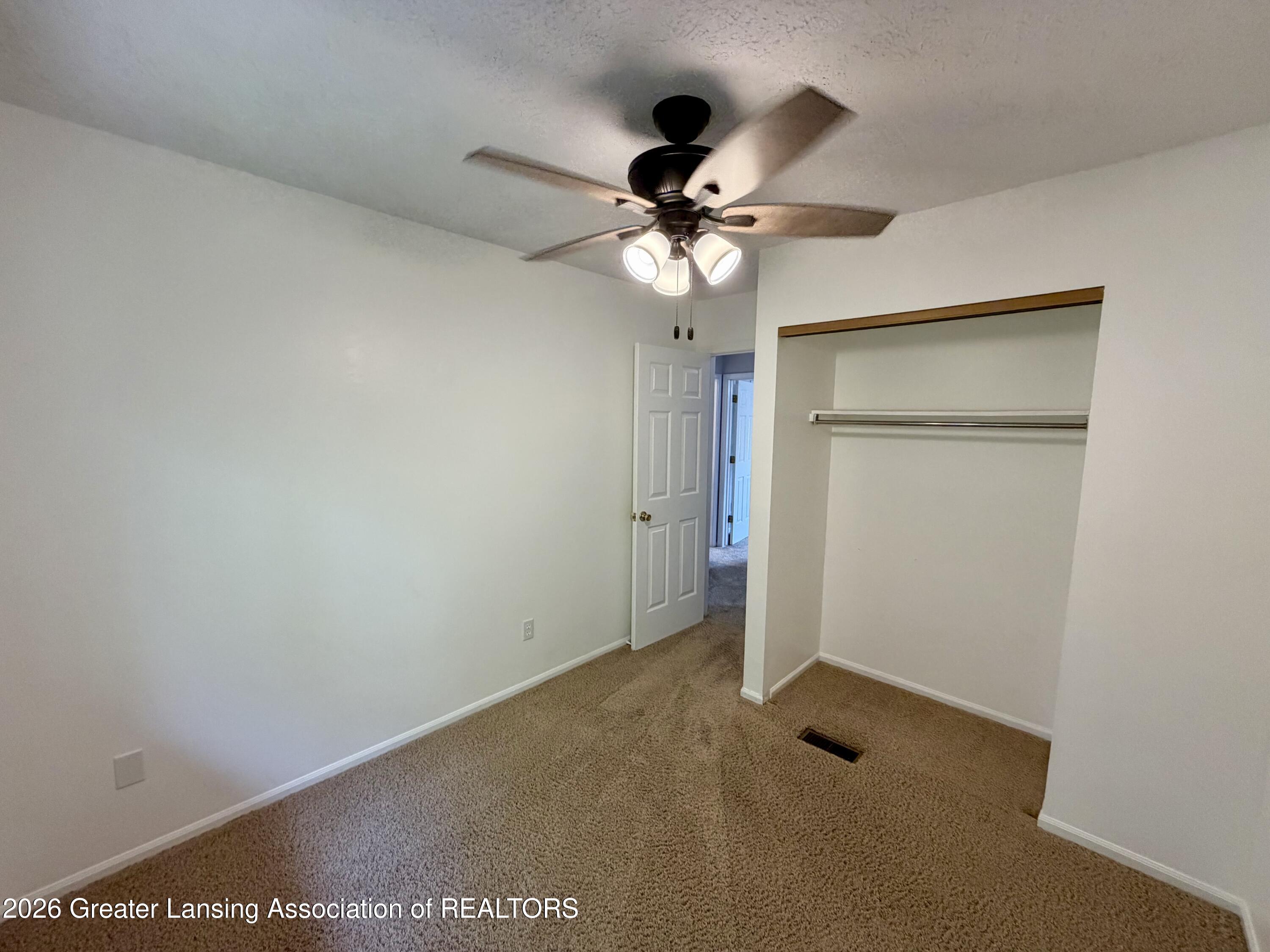 830 Armstrong Road, Unit 17 Lansing, MI 48911 - Photo 25 of 46 IMG_3313