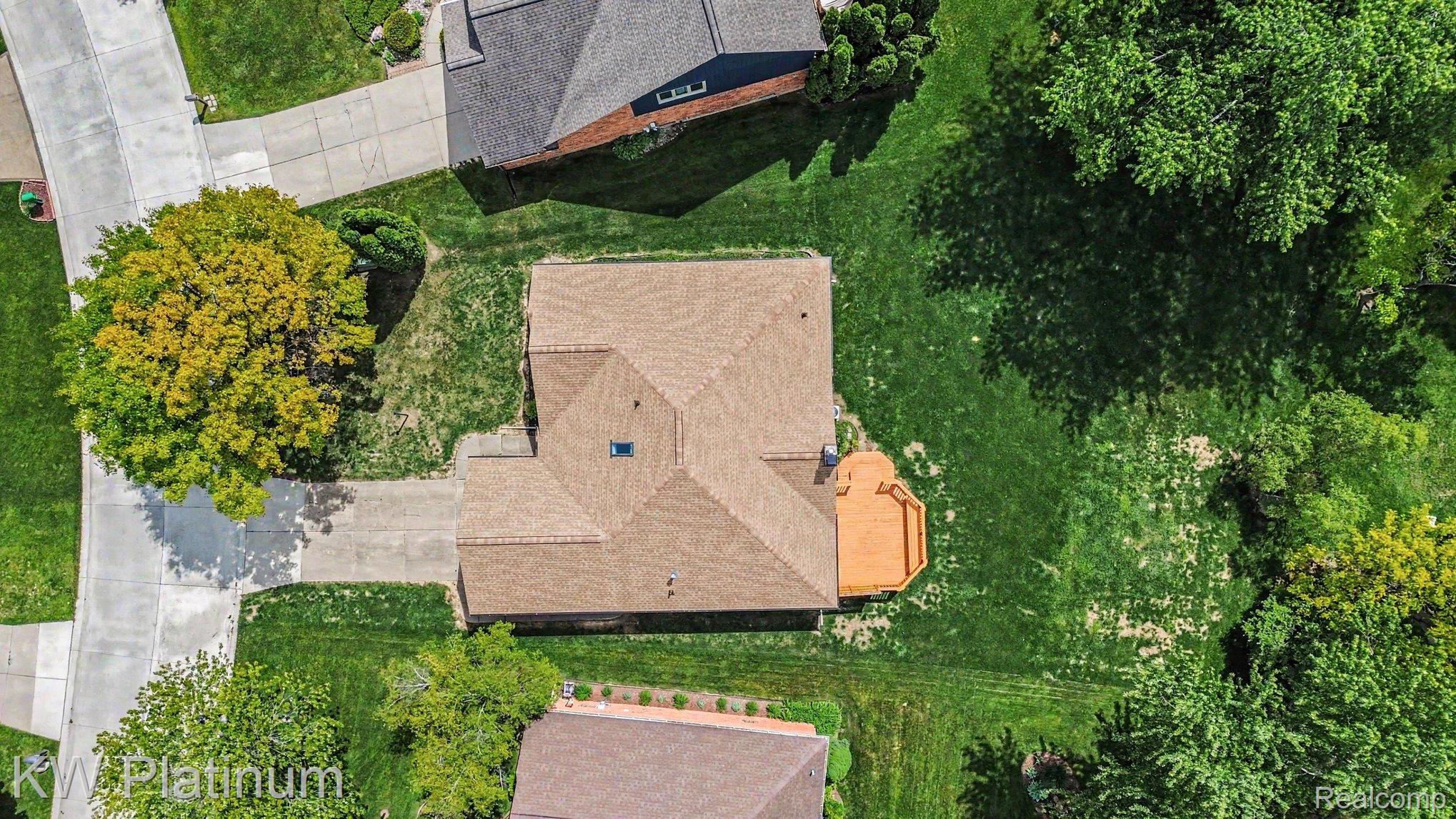 1614 Crestline Lane Rochester, MI 48307 - Photo 27 of 31 028_file_6796.jpg