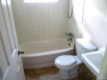 14415 Stephens Warren, MI 48089 - Photo 6 of 15
