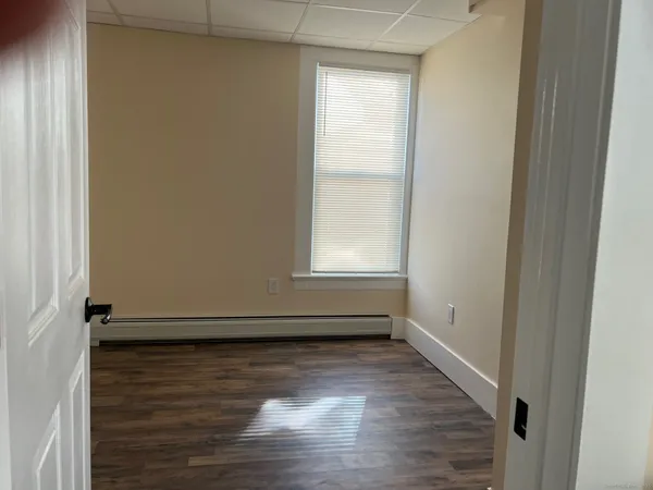 $1,700 | 77 Windsor Avenue, Unit 2, Meriden, CT 06451