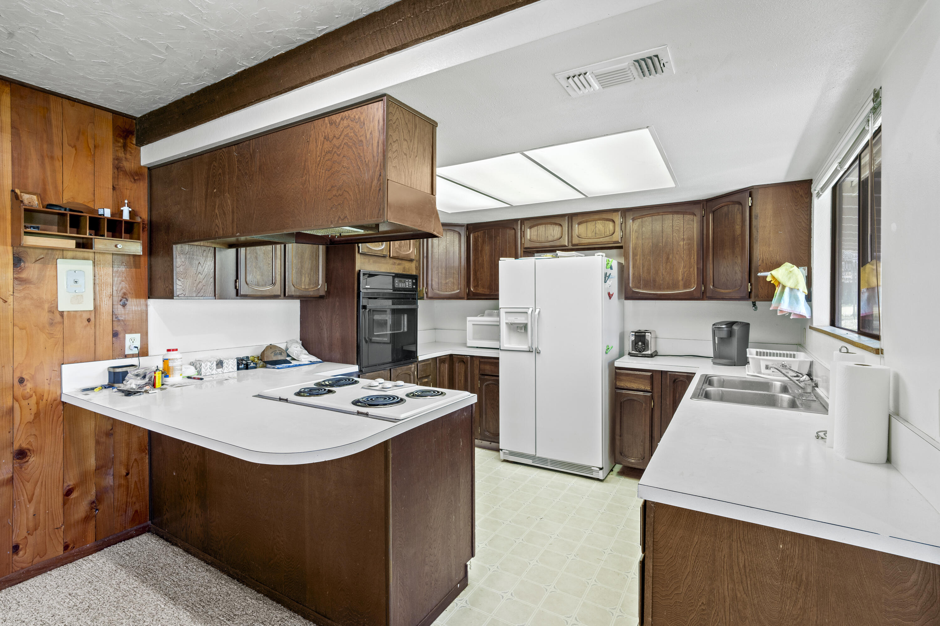 2800 Cedar Flat Road Williams, OR 97544 - Photo 16 of 48 Kitchen