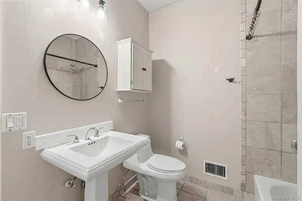 $3,400 | 248 Depew Avenue, Unit 2, Nyack, NY 10960