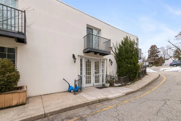 $3,400 | 248 Depew Avenue, Unit 2, Nyack, NY 10960