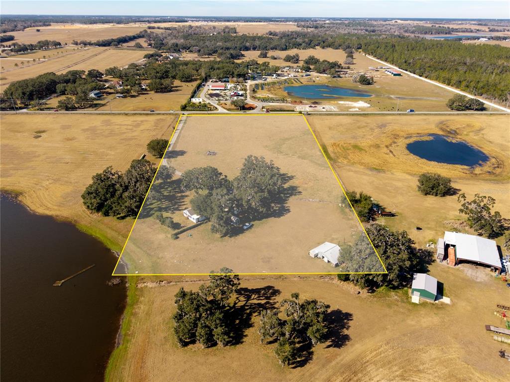9504 Fort King Road Dade City, FL 33525 - Photo 2 of 14 a view of a lake