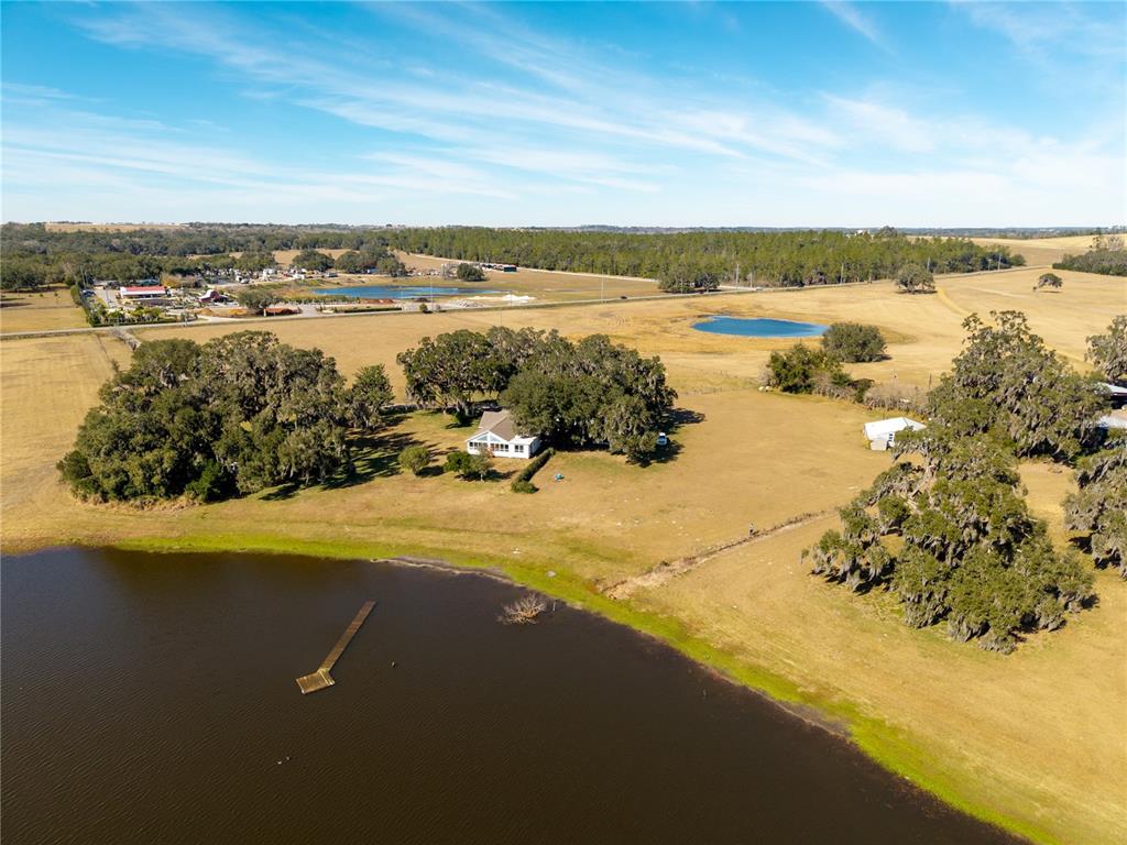 9504 Fort King Road Dade City, FL 33525 - Photo 4 of 14 a view of an ocean with city