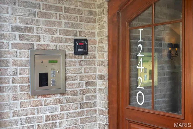 $600,000 | 12420 Rott Road, Unit 2B, Sunset Hills, MO 63127