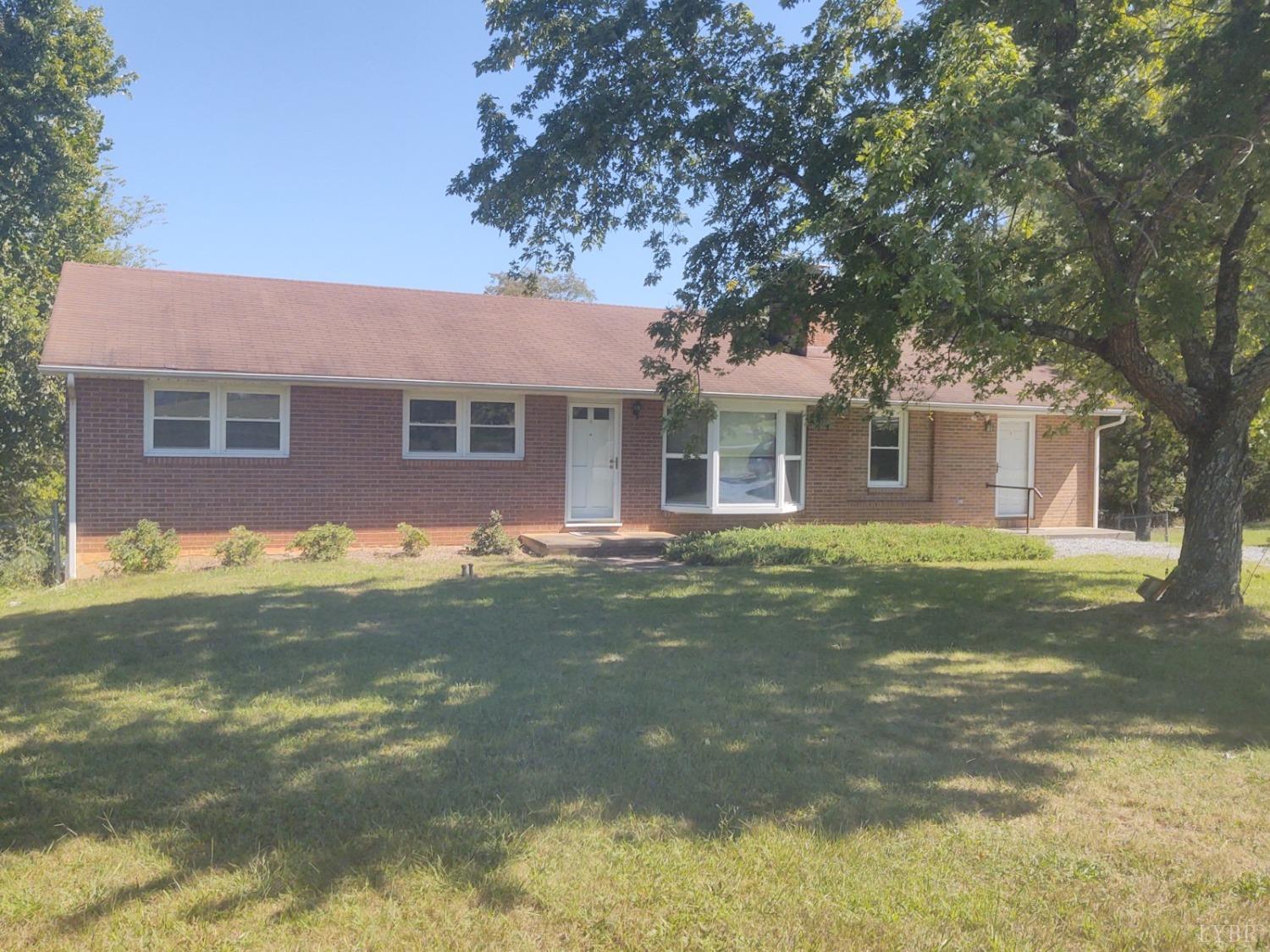 3545 Wards Road Altavista, VA 24517 - Photo 6 of 25 Gallery Image 6