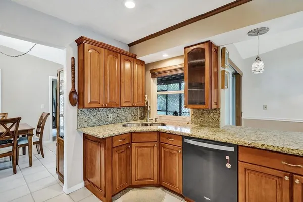 $3,650 | 7629 Sunflower Drive, Margate, FL 33063