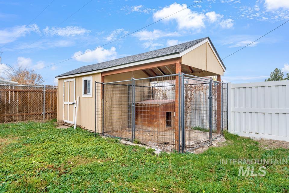 1230 East Main Street Weiser, ID 83672 - Photo 21 of 25 View of outdoor structure with an exterior structure