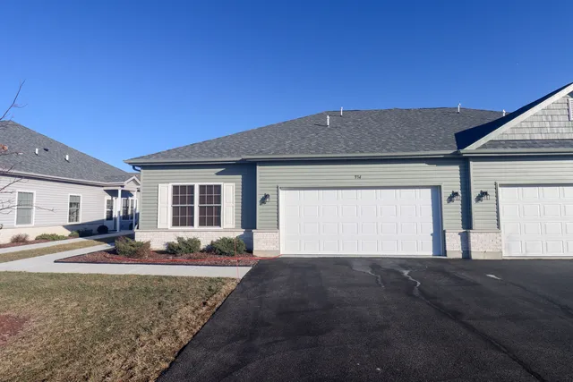 $304,900 | 934 Lexington Street, McHenry, IL 60050