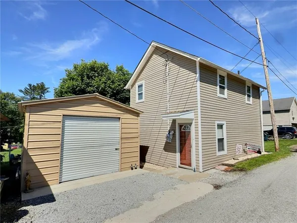 $210,000 | 152 North Haft Street, Houston, PA 15342