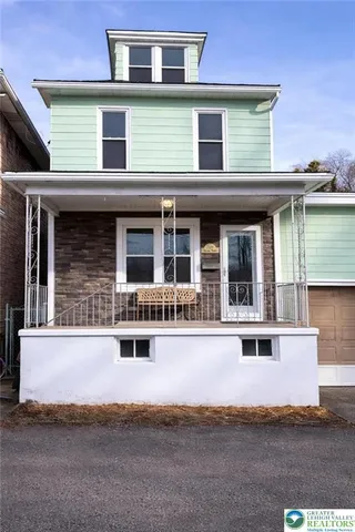$1,250 | 209 Macomb Street, New Philadelphia, PA 17959