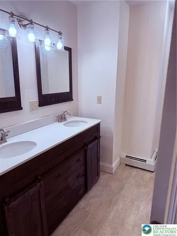 $1,250 | 209 Macomb Street, New Philadelphia, PA 17959