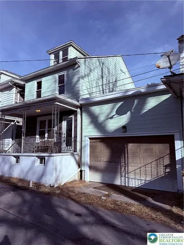 $1,250 | 209 Macomb Street, New Philadelphia, PA 17959