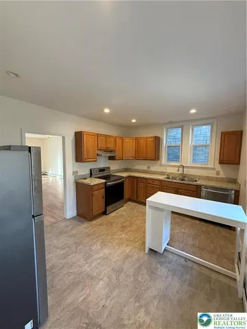 $1,250 | 209 Macomb Street, New Philadelphia, PA 17959