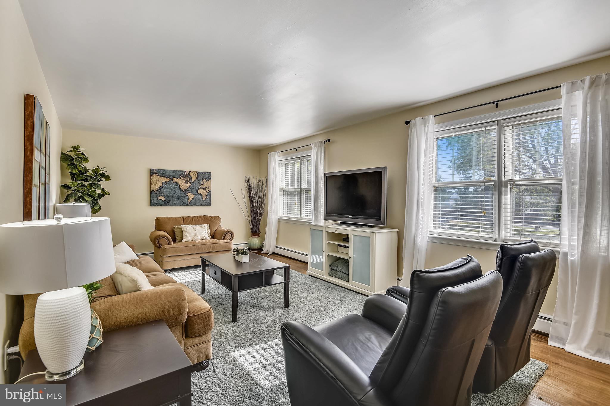 1602 Severn Road Severn, MD 21144 - Photo 5 of 20 Living Room
